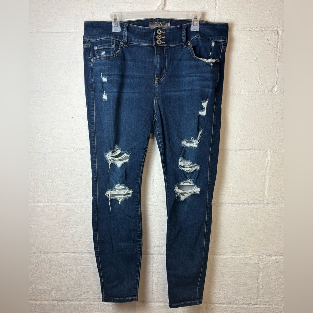 Torrid Plus Size Super Soft Distressed Casual Denim Jeggings Size 18 Regular
